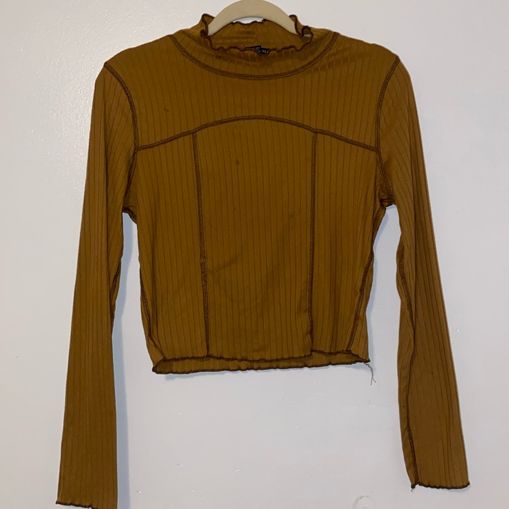 SOLD Brown long sleeve shirt 🤎